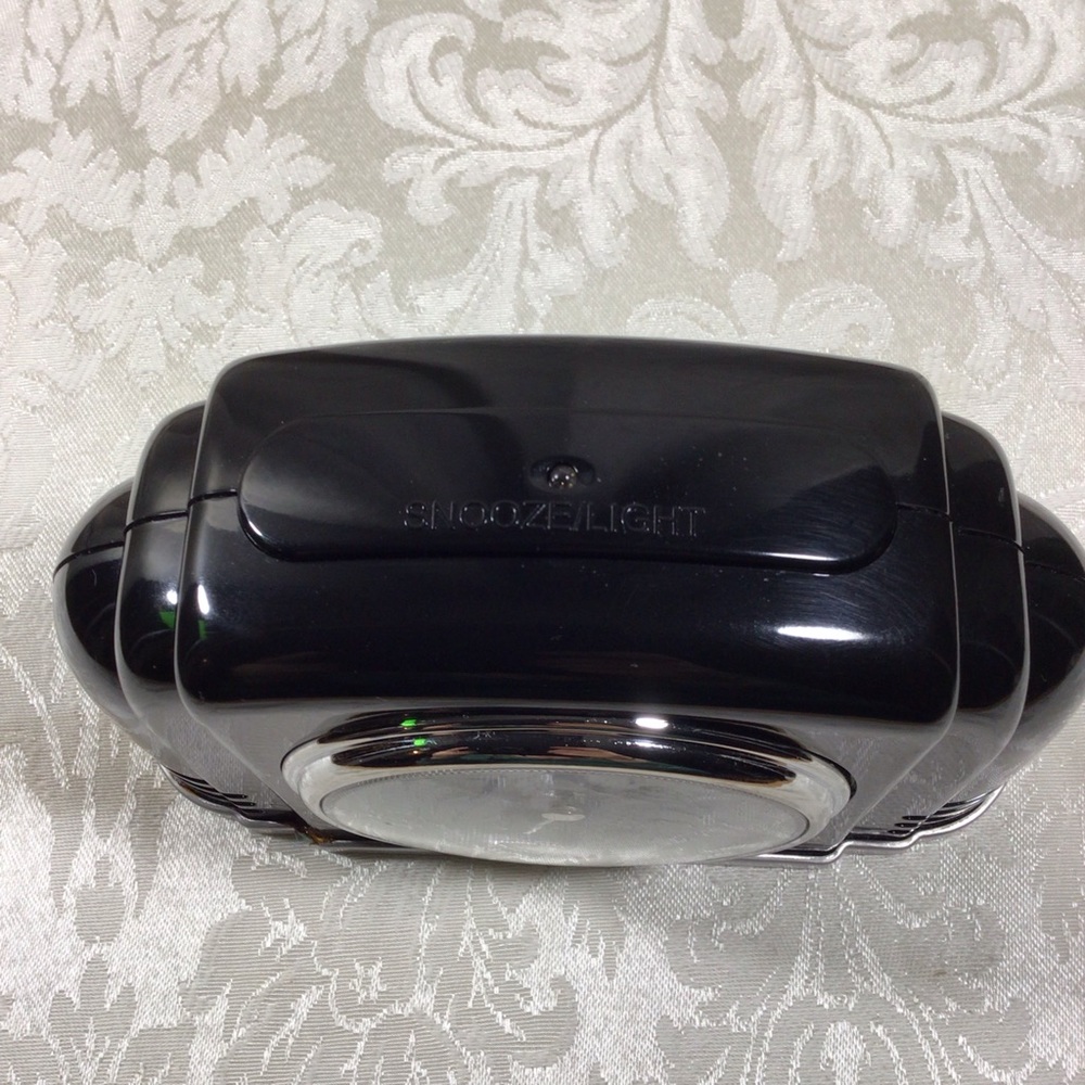 Crosley Black Art Deco 1920’s Style Battery Operated Alarm Clock - Picture 8 of 9